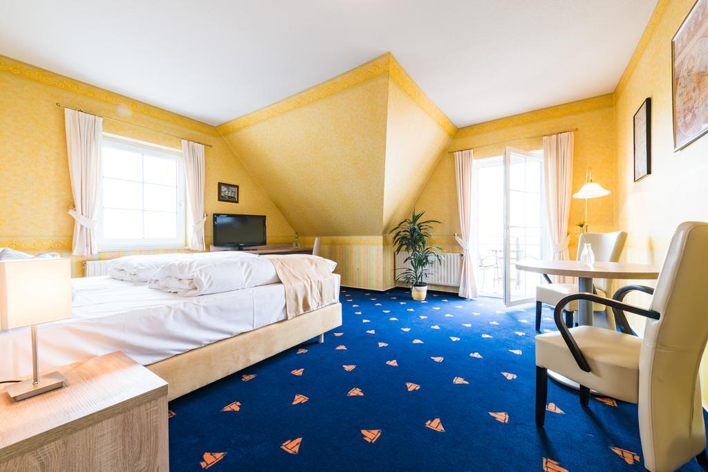 Hotel Boddenhus Garni Zingst Kültér fotó