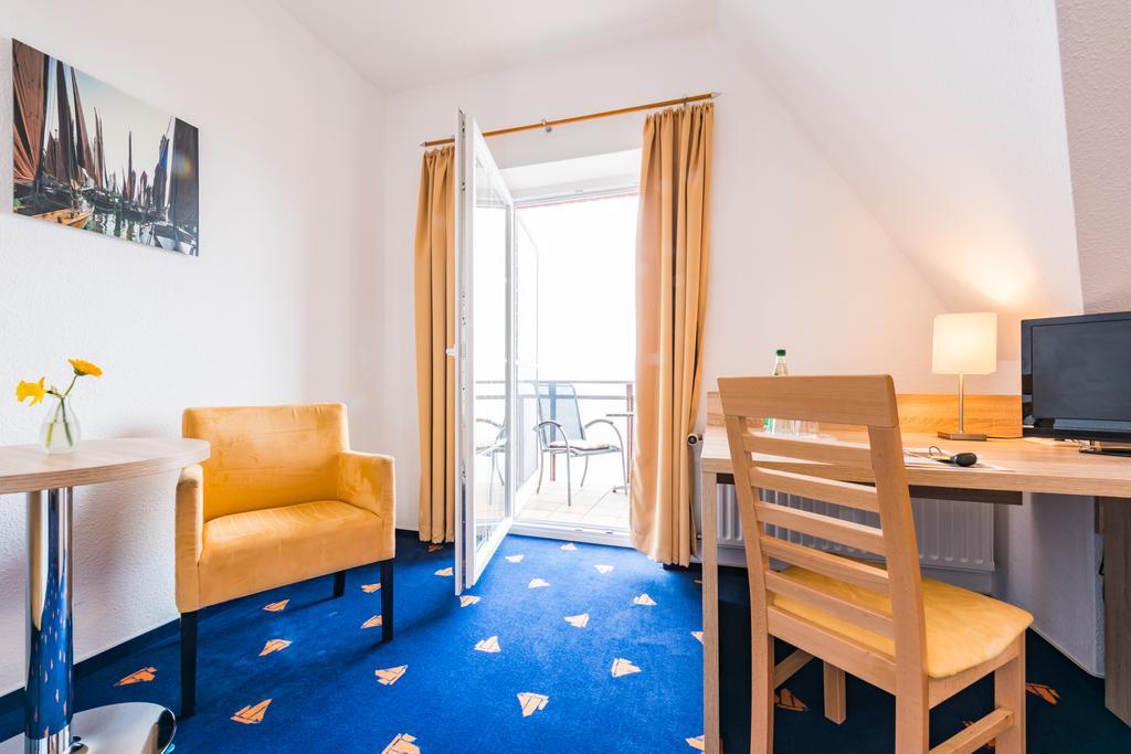 Hotel Boddenhus Garni Zingst Kültér fotó
