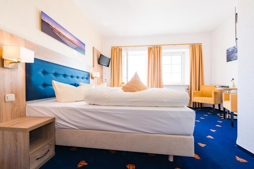 Hotel Boddenhus Garni Zingst Kültér fotó