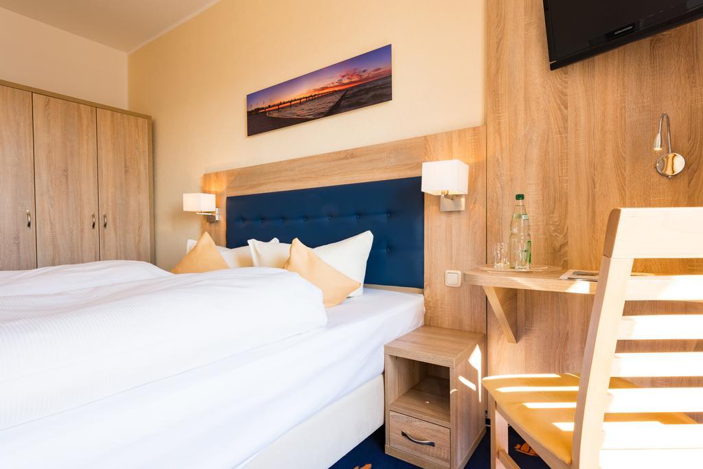Hotel Boddenhus Garni Zingst Kültér fotó
