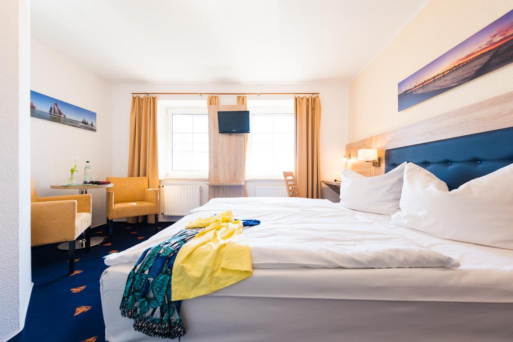 Hotel Boddenhus Garni Zingst Kültér fotó