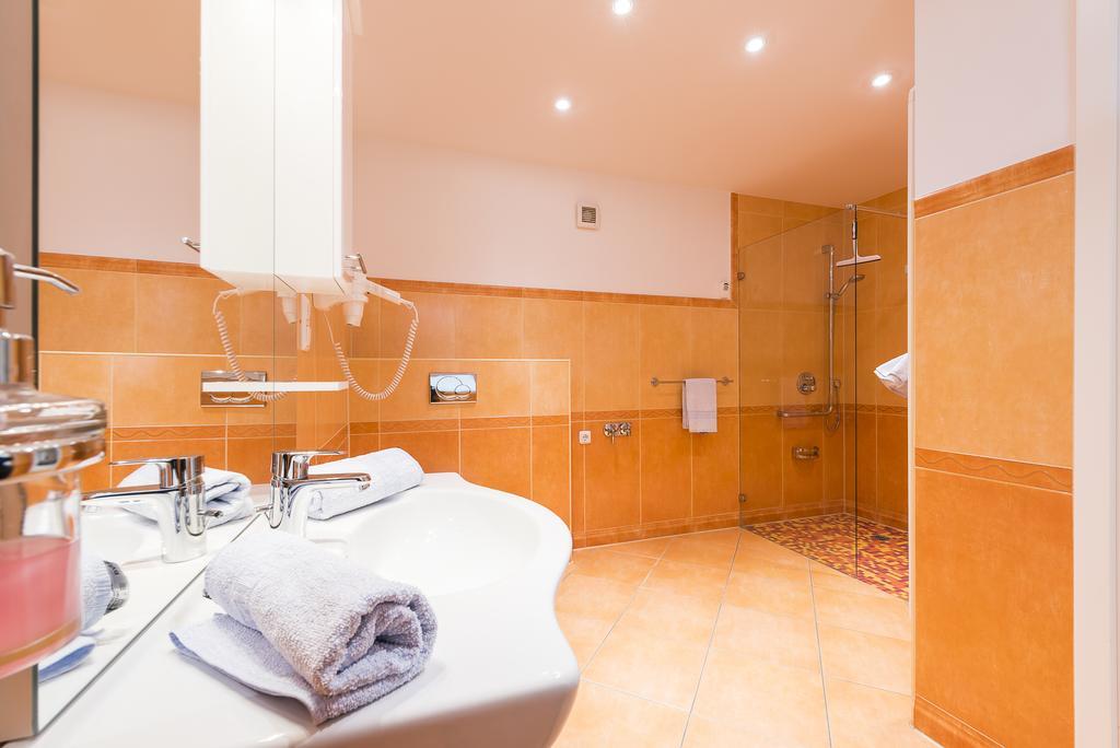 Hotel Boddenhus Garni Zingst Kültér fotó